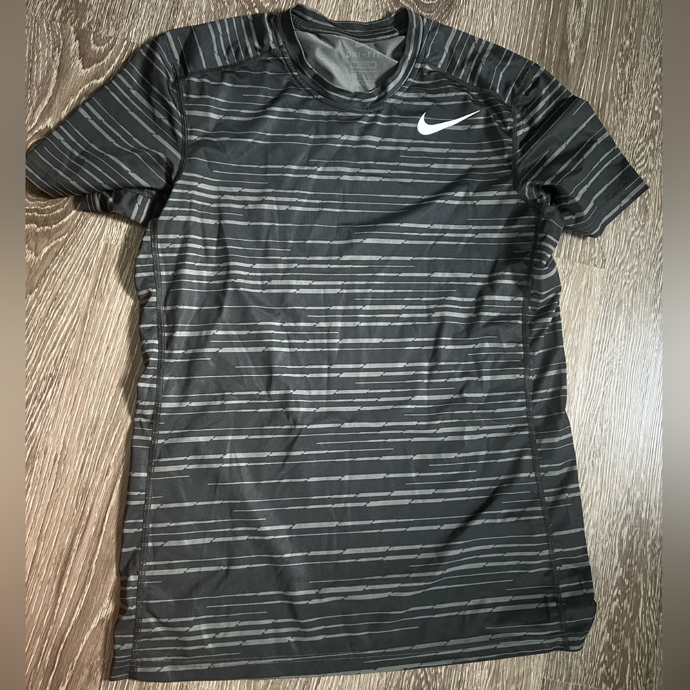 Nike Dri-fit men’s size medium